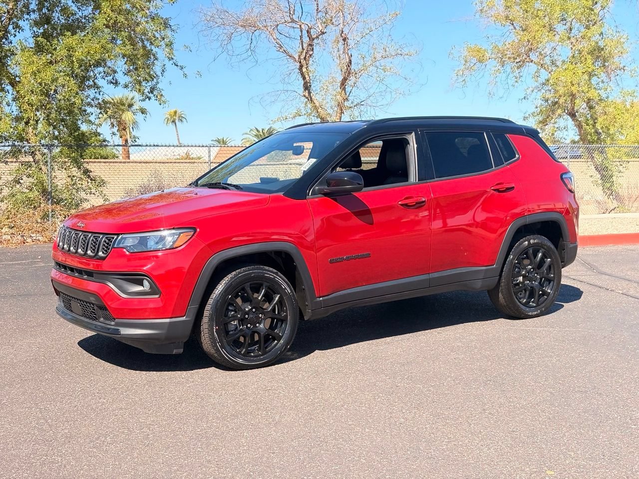 Used 2024 Jeep Compass Latitude w/ Altitude Special Edition AWD/4WD image 1