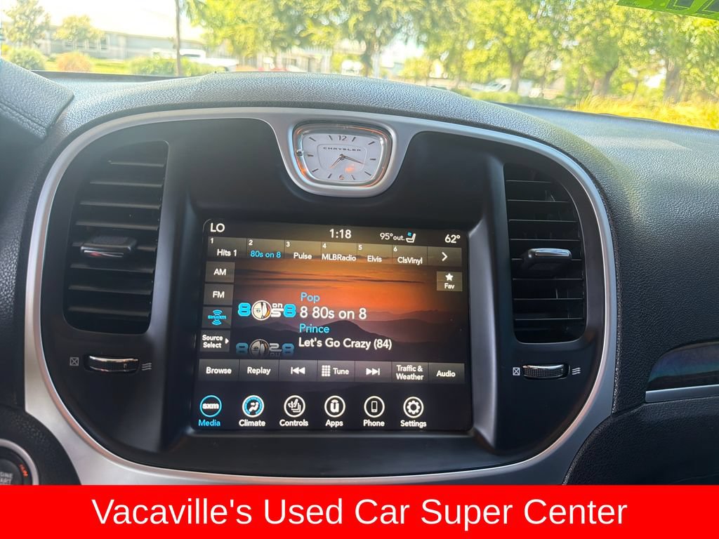 Used 2022 Chrysler 300 Touring L w/ Comfort Group RWD image 19
