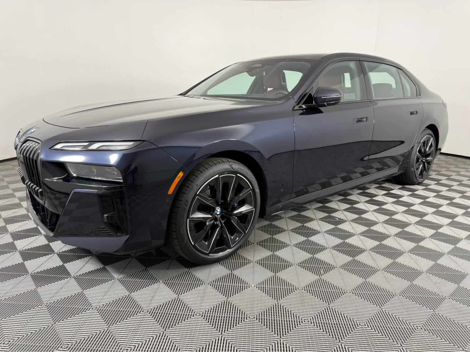 Certified 2025 BMW 740i w/ Premium Package RWD image 7