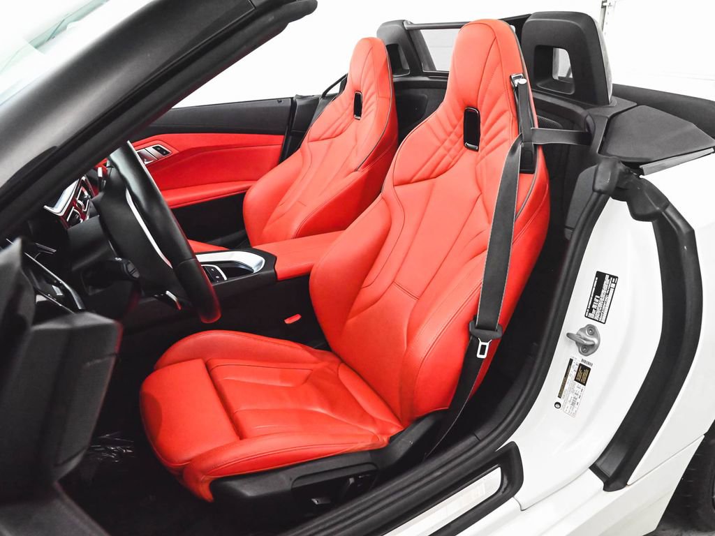 Used 2024 BMW Z4 sDrive30i w/ Shadowloine Package image 36