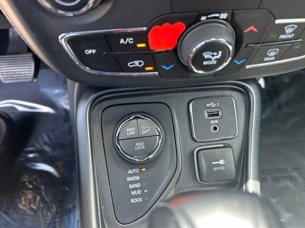 Used 2021 Jeep Compass Trailhawk AWD/4WD image 40