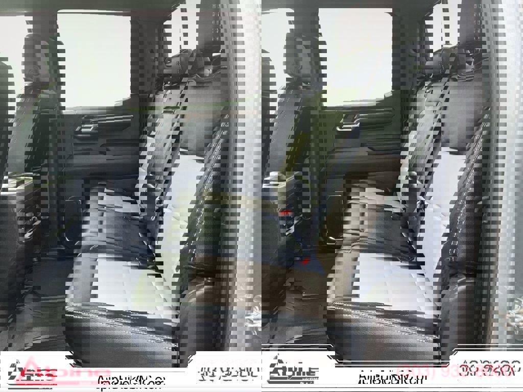 Used 2024 Chevrolet Silverado 1500 LT w/ Z71 Off-Road Package image 13