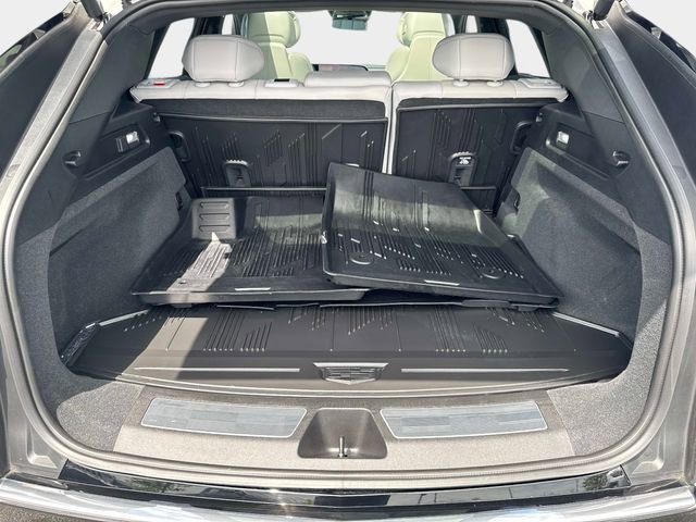 New 2025 Cadillac Lyriq Luxury w/ LPO, Floor Liner Package AWD/4WD image 5