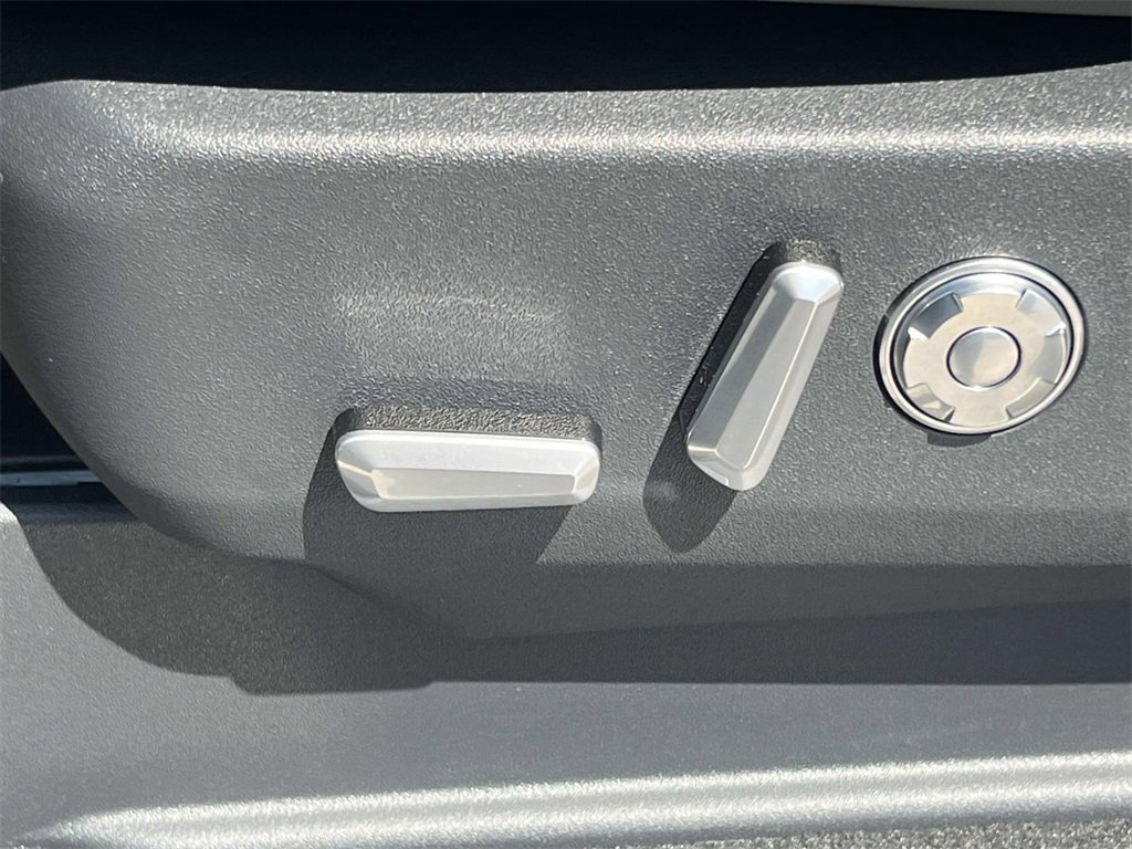 New 2025 Lincoln Navigator Reserve w/ Jet Appearance Package image 11