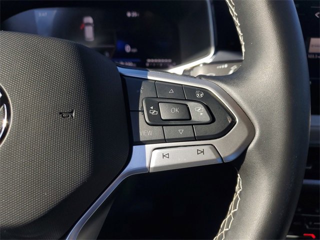 Used 2025 Volkswagen Taos SE image 27