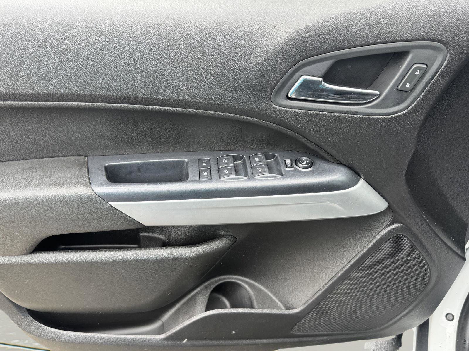 Used 2021 Chevrolet Colorado LT w/ LT Convenience Package image 17