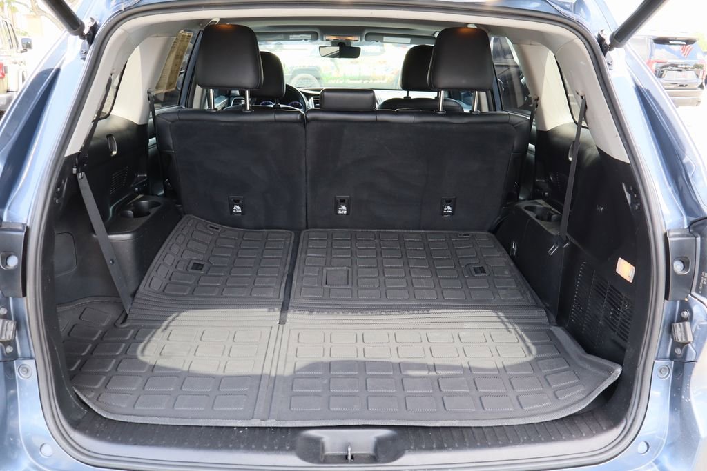 Used 2019 Toyota Highlander XLE FWD image 26