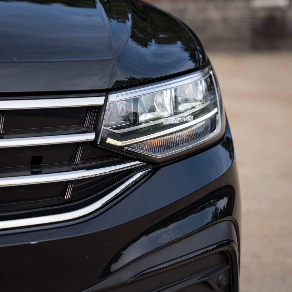 Certified 2023 Volkswagen Tiguan SE FWD image 4