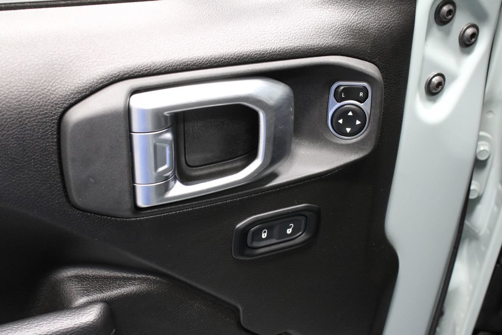 Used 2024 Jeep Wrangler Unlimited AWD/4WD image 22