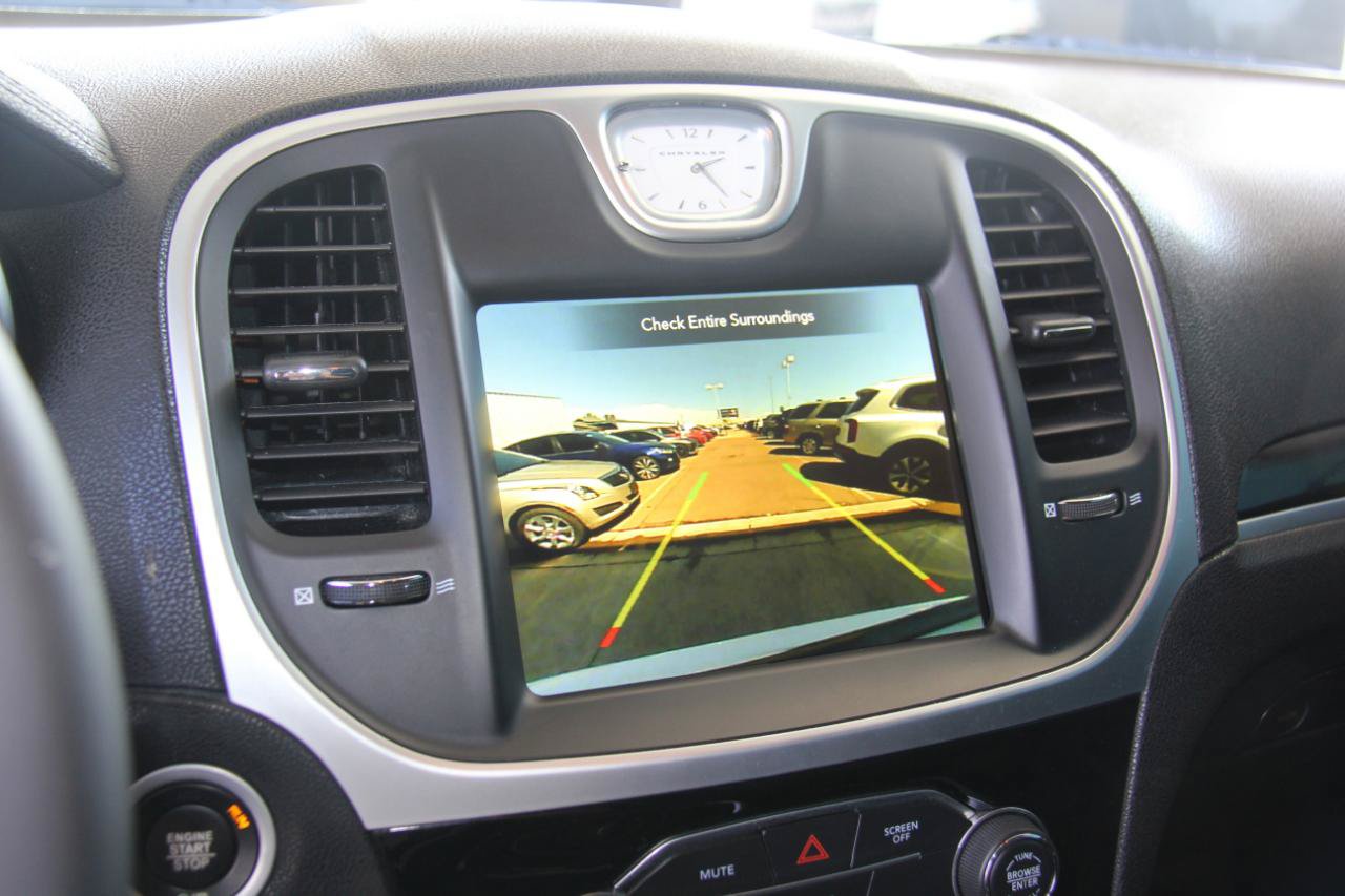 Used 2023 Chrysler 300 Touring w/ Sport Appearance Package RWD image 21
