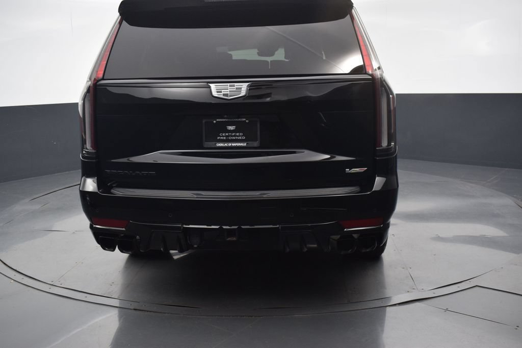 Certified 2023 Cadillac Escalade ESV V w/ Heavy-Duty Trailer Package AWD/4WD image 5