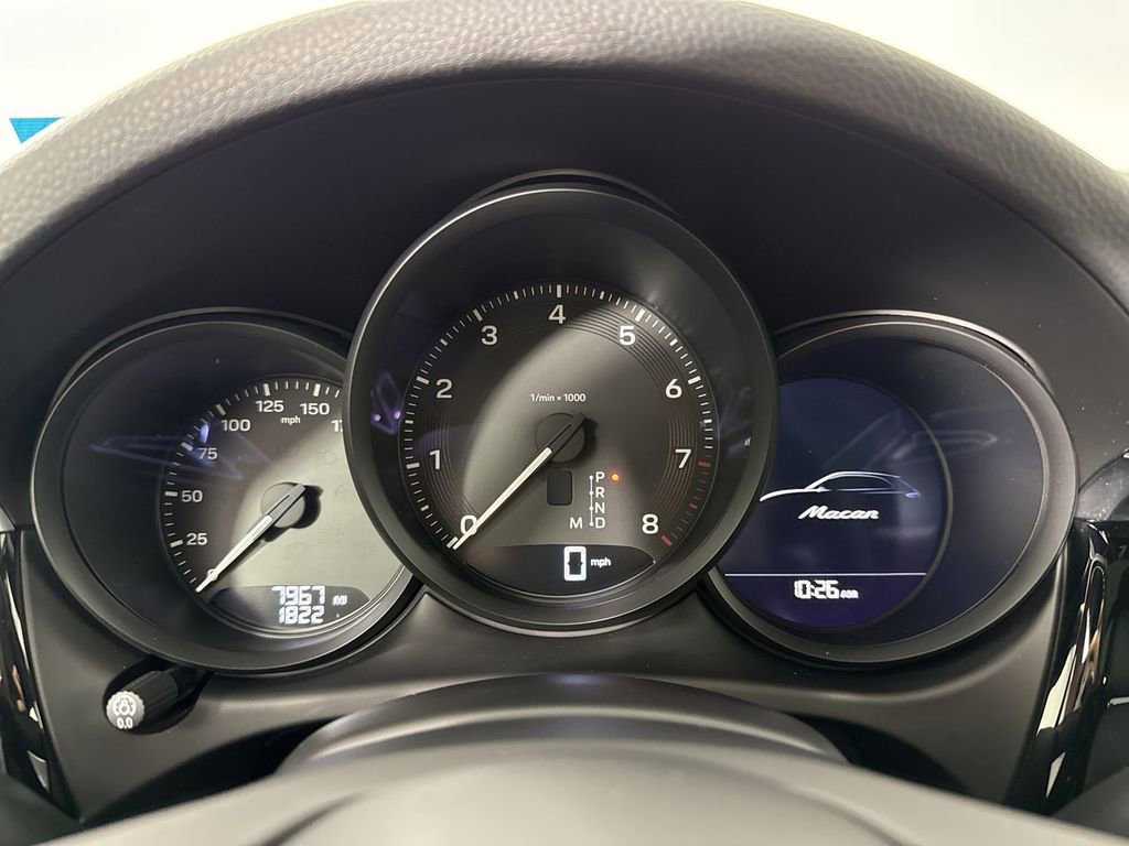 Certified 2025 Porsche Macan image 37