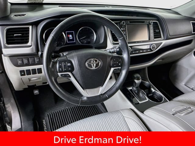 Certified 2018 Toyota Highlander Plus AWD/4WD image 7