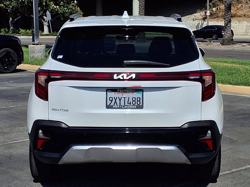 Certified 2026 Kia Seltos EX w/ EX Sunroof Package FWD image 6