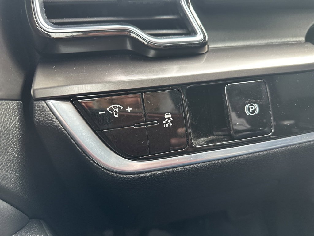 Used 2023 Kia Sportage EX image 22