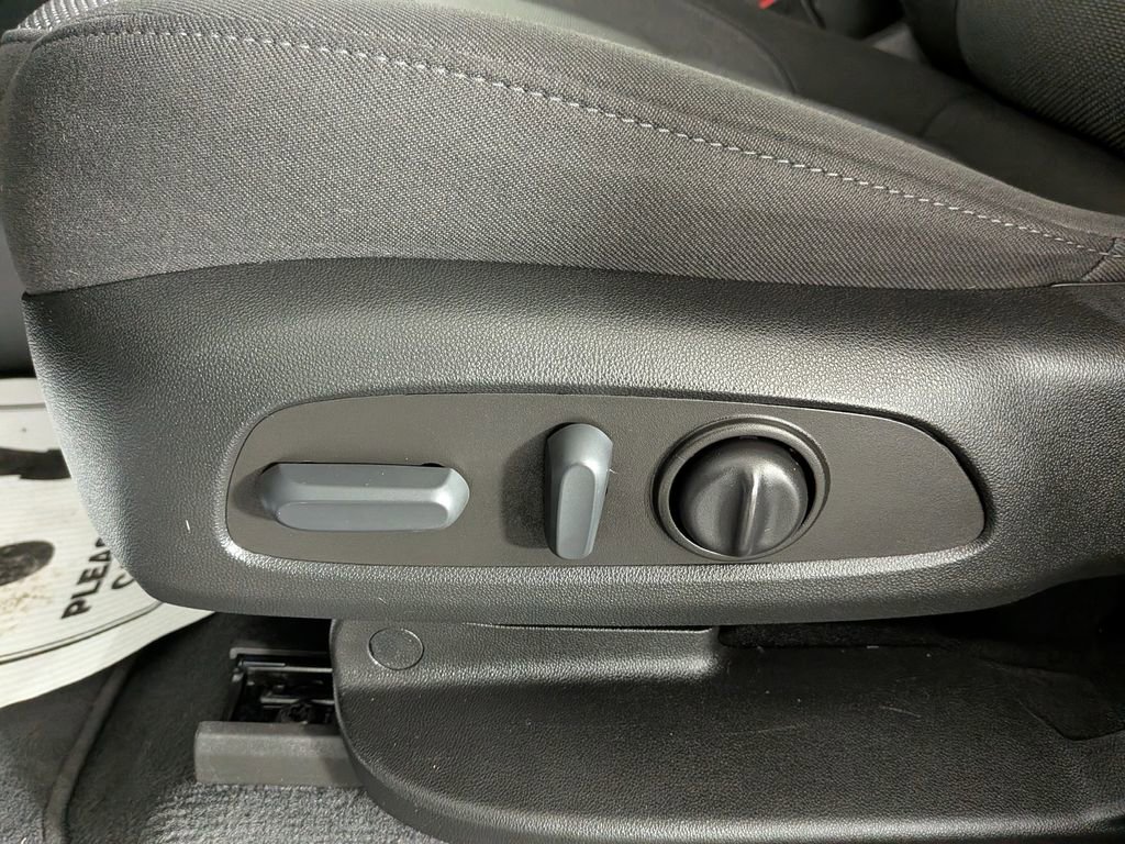 Certified 2023 Chevrolet Traverse LT image 19