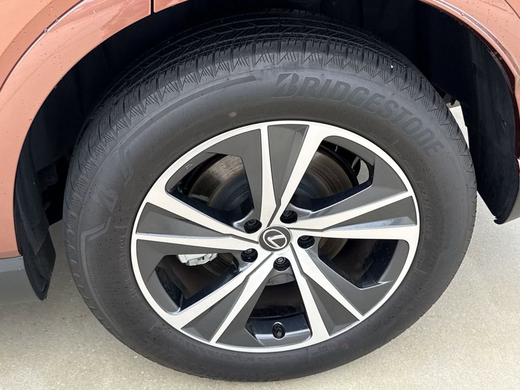 Used 2025 Lexus RX 350 Premium w/ Accessory Package (Z1) image 31
