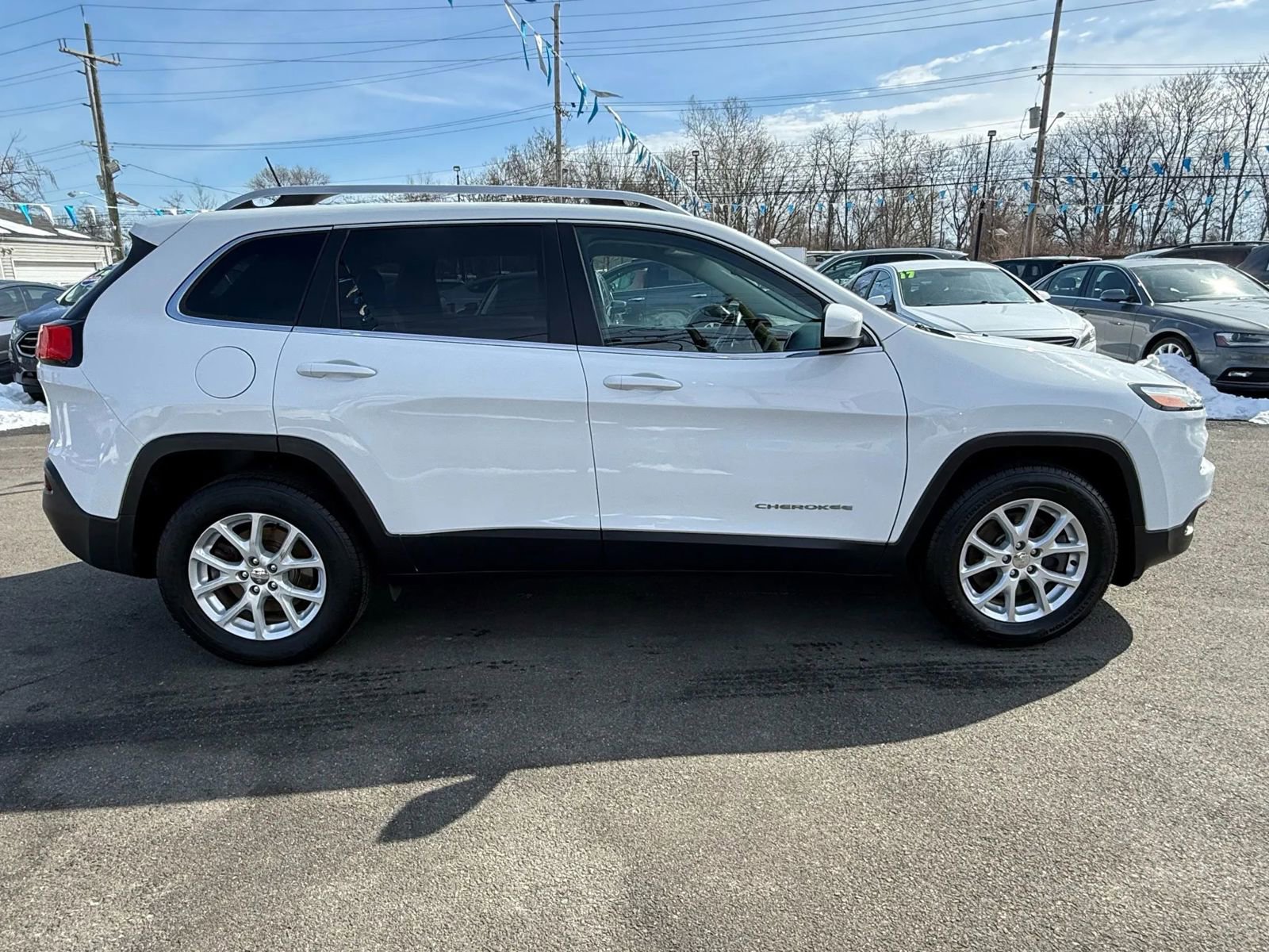 Used 2017 Jeep Cherokee Latitude w/ True North Edition image 14