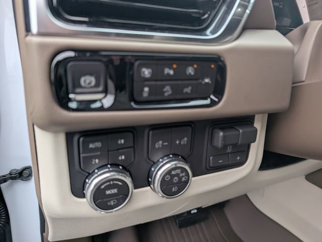 New 2026 GMC Yukon XL Denali w/ Denali Reserve Package image 15