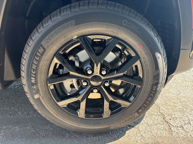 New 2025 Jeep Grand Cherokee Altitude AWD/4WD image 30