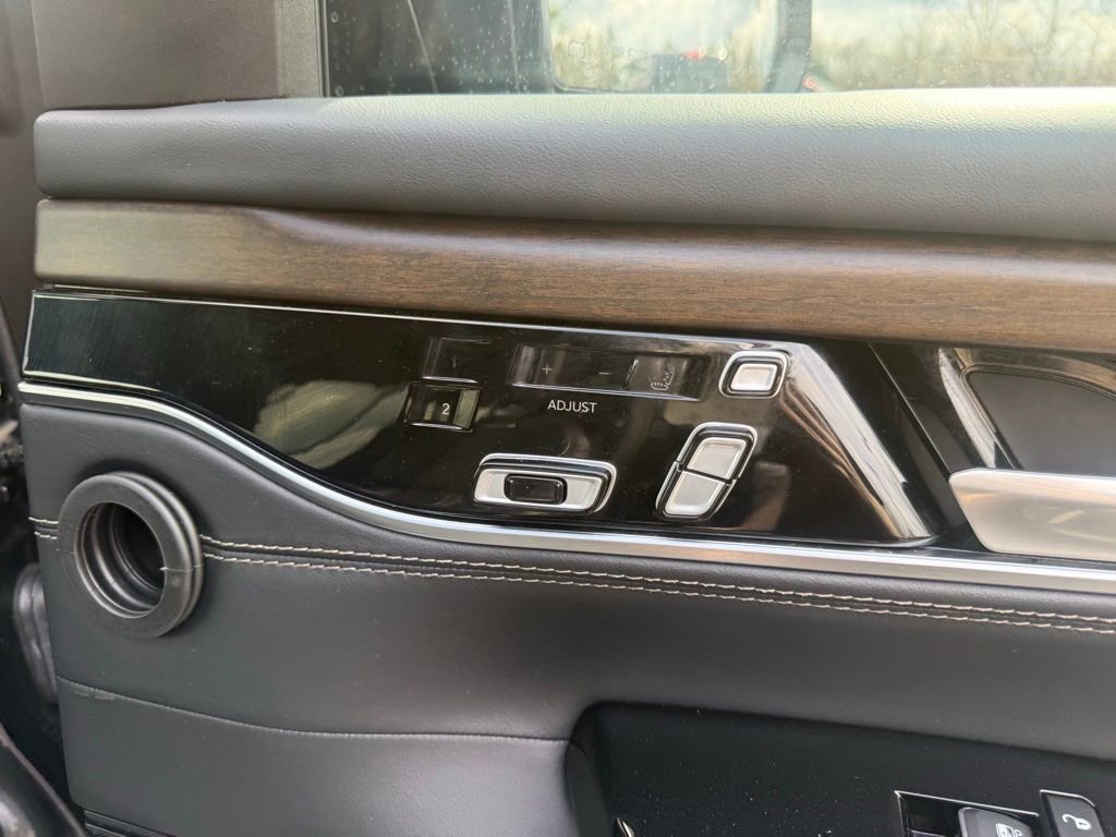 Certified 2022 Jeep Grand Wagoneer Series II AWD/4WD image 60