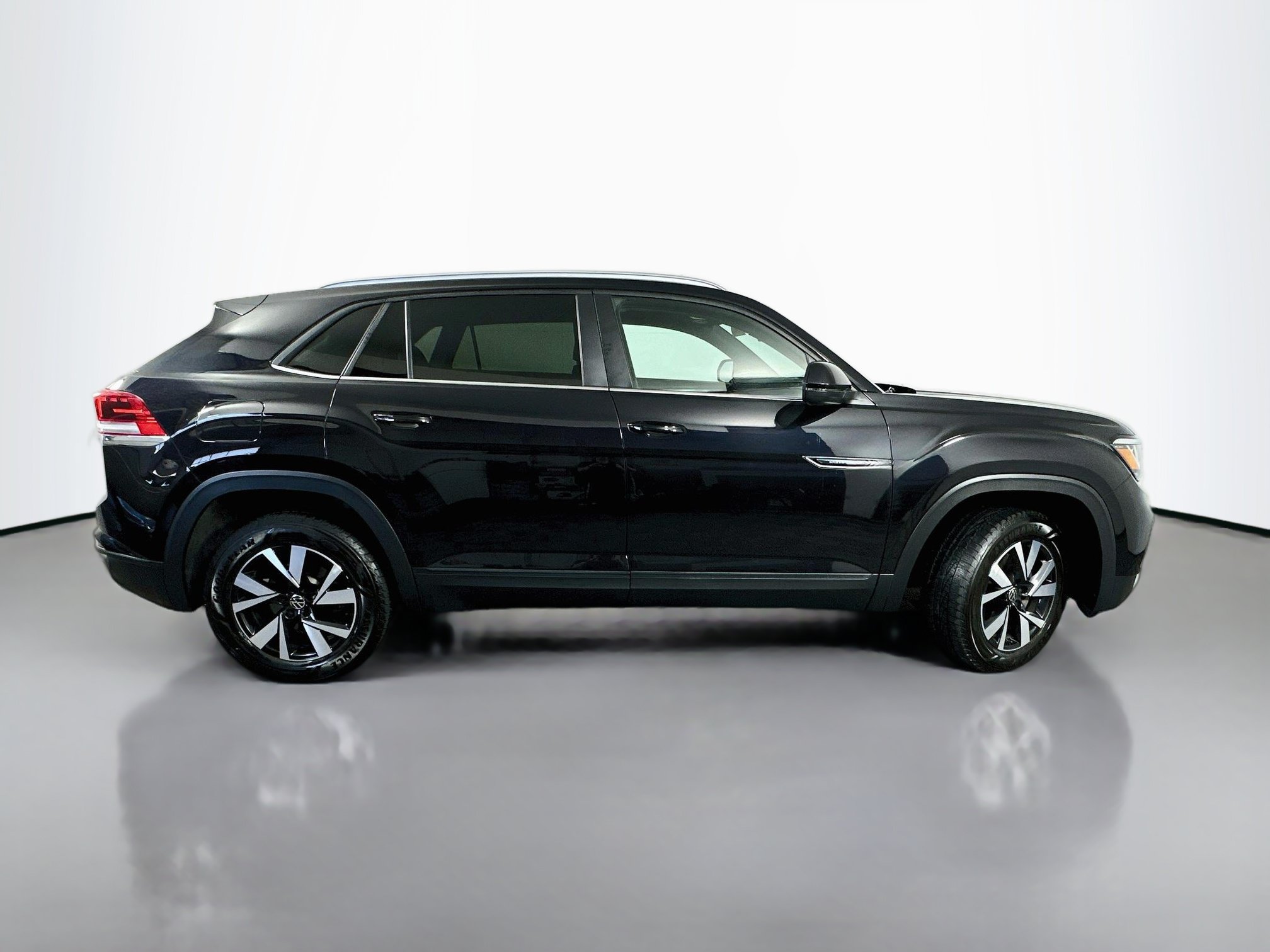 Used 2020 Volkswagen Atlas Cross Sport SE AWD/4WD image 8