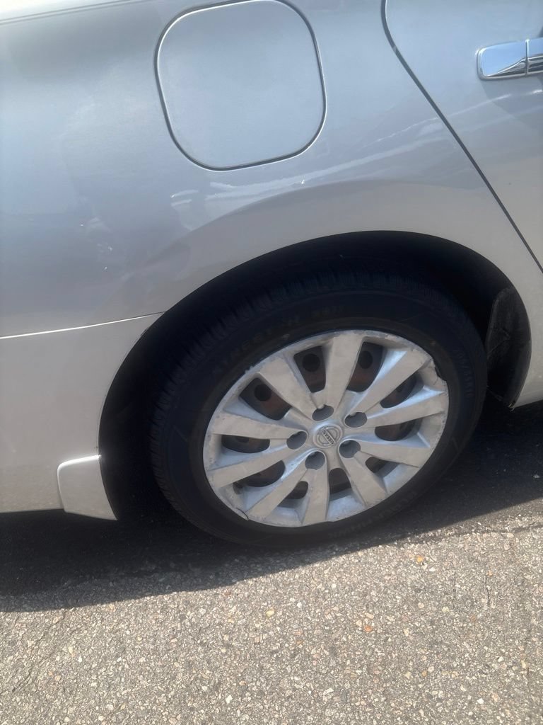 Used 2015 Nissan Sentra S FWD image 5