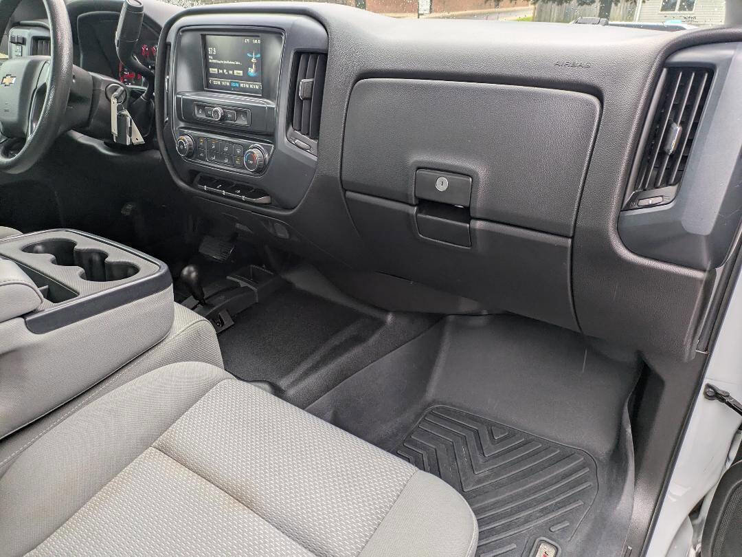 Used 2018 Chevrolet Silverado 1500 W/T w/ Trailering Package AWD/4WD image 14