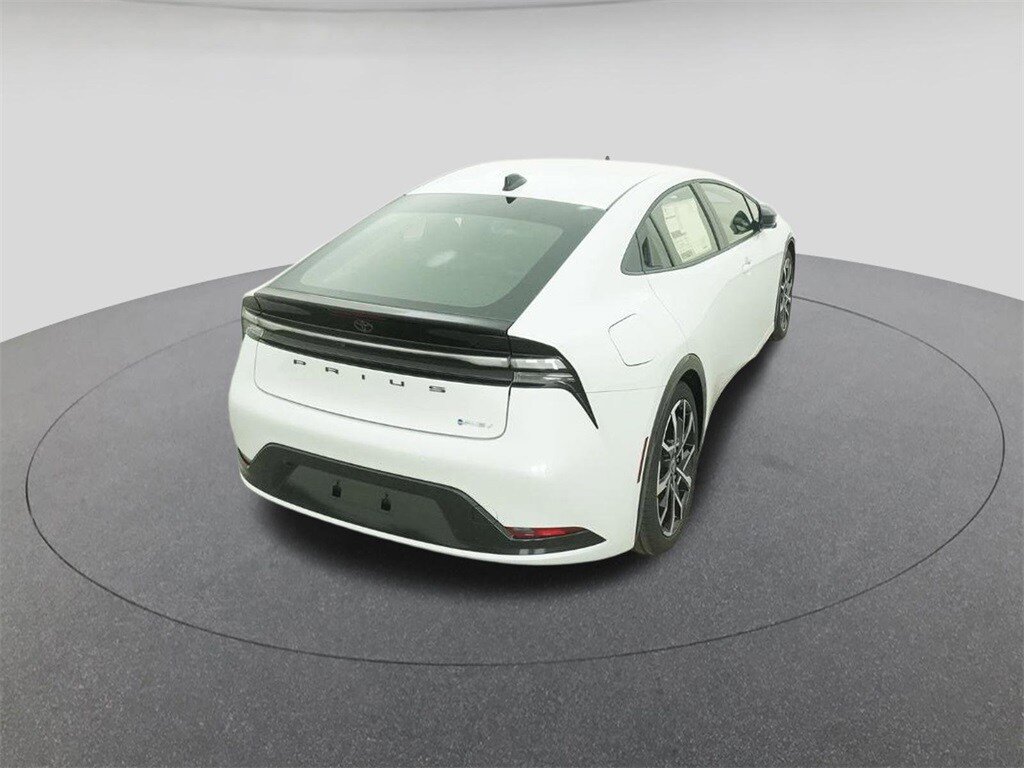 New 2026 Toyota Prius Plug-In Hybrid FWD image 8