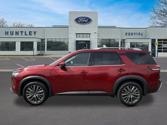 Used 2023 Nissan Pathfinder SL w/ SL Premium Package AWD/4WD image 6