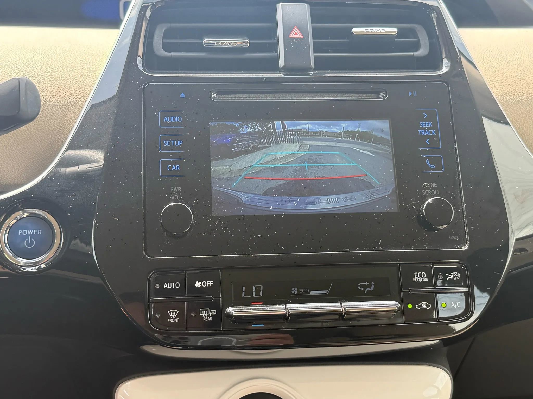 Used 2018 Toyota Prius Two image 11