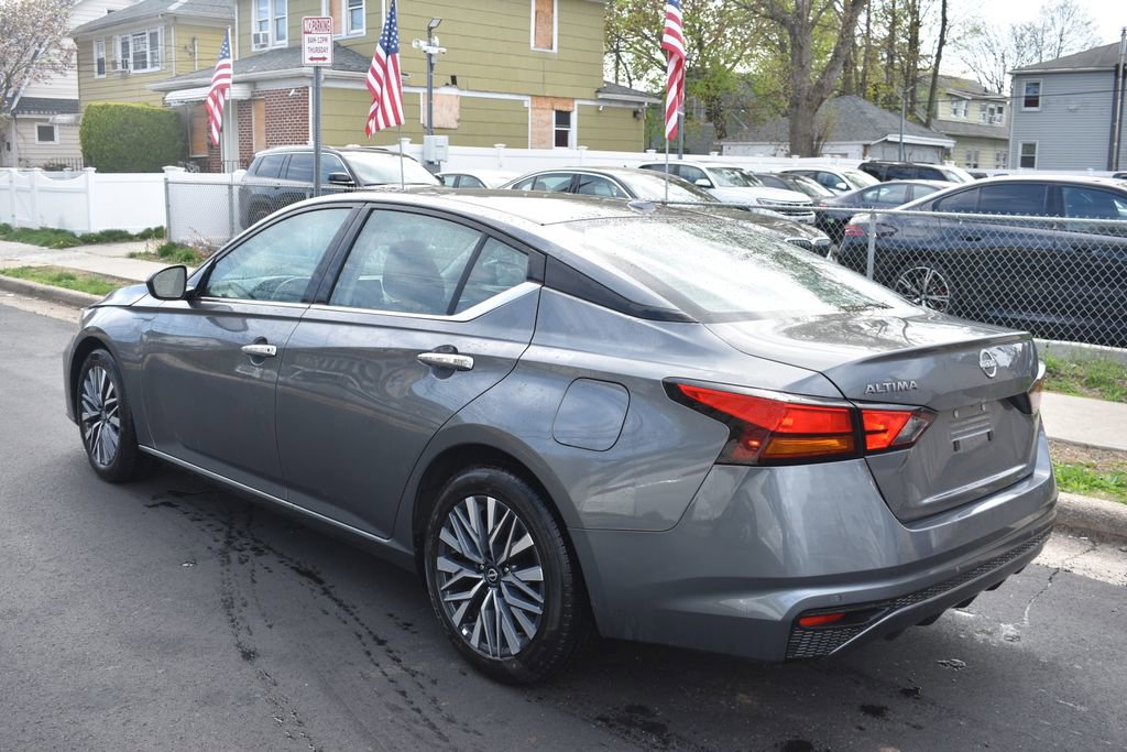Used 2025 Nissan Altima 2.5 SV image 8