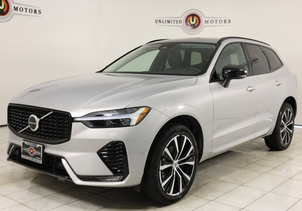 Used 2025 Volvo XC60 B5 Plus AWD/4WD image 5
