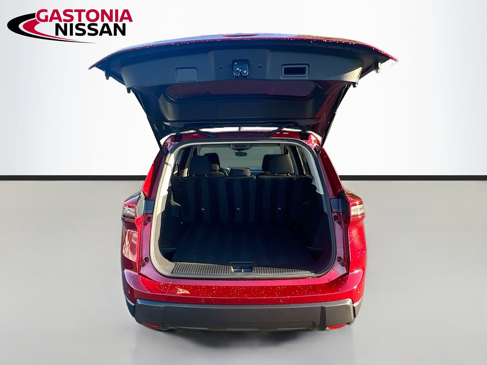 Used 2025 Nissan Rogue S image 34