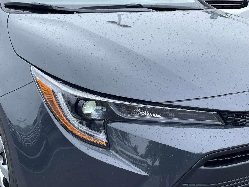 Used 2023 Toyota Corolla LE FWD image 5