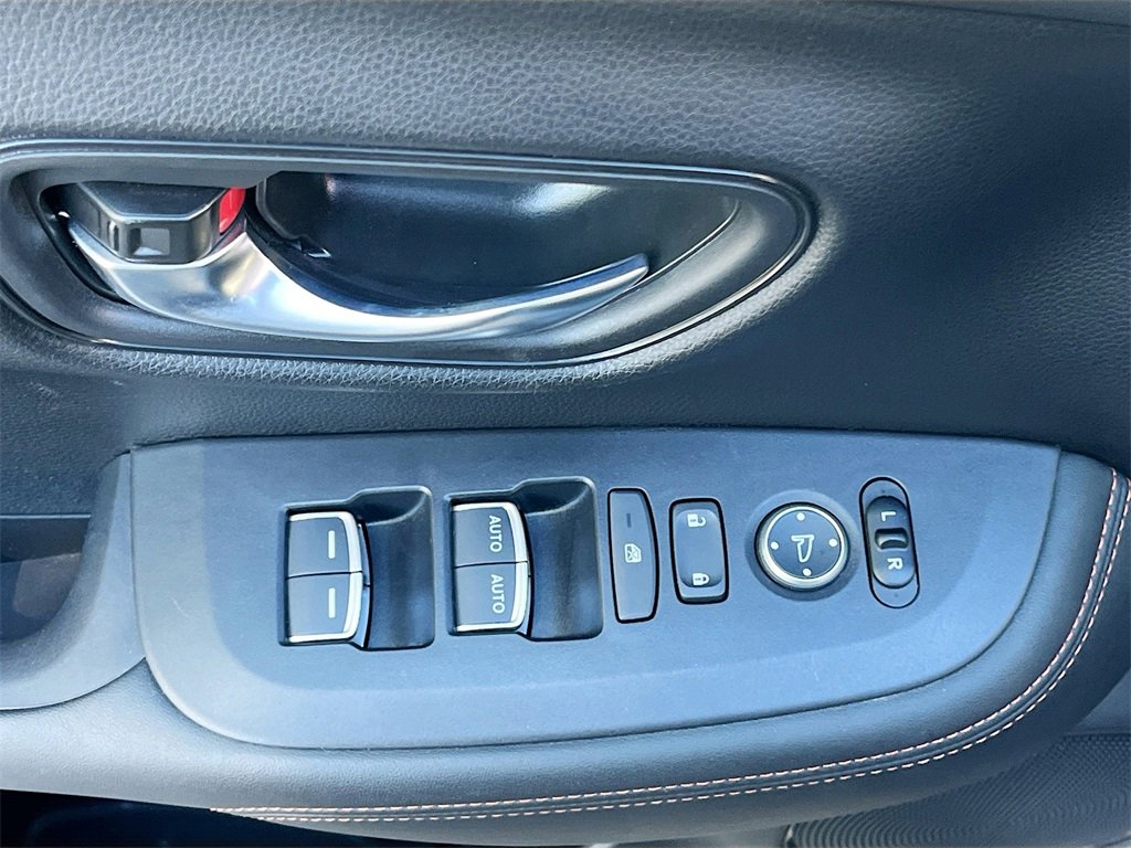 Used 2025 Honda HR-V Sport image 17