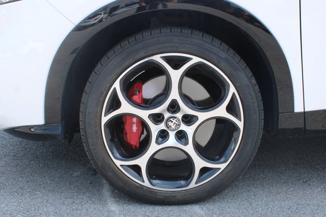Used 2025 Alfa Romeo Tonale w/ Premium Package AWD/4WD image 35