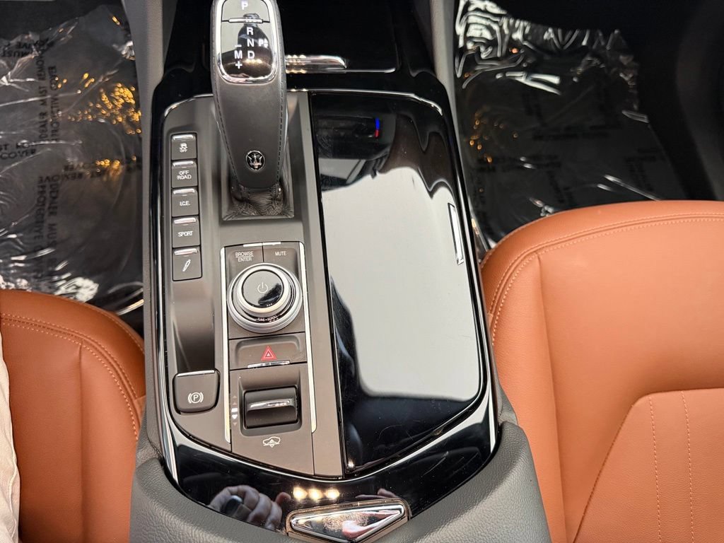 Certified 2022 Maserati Levante GT AWD/4WD image 22