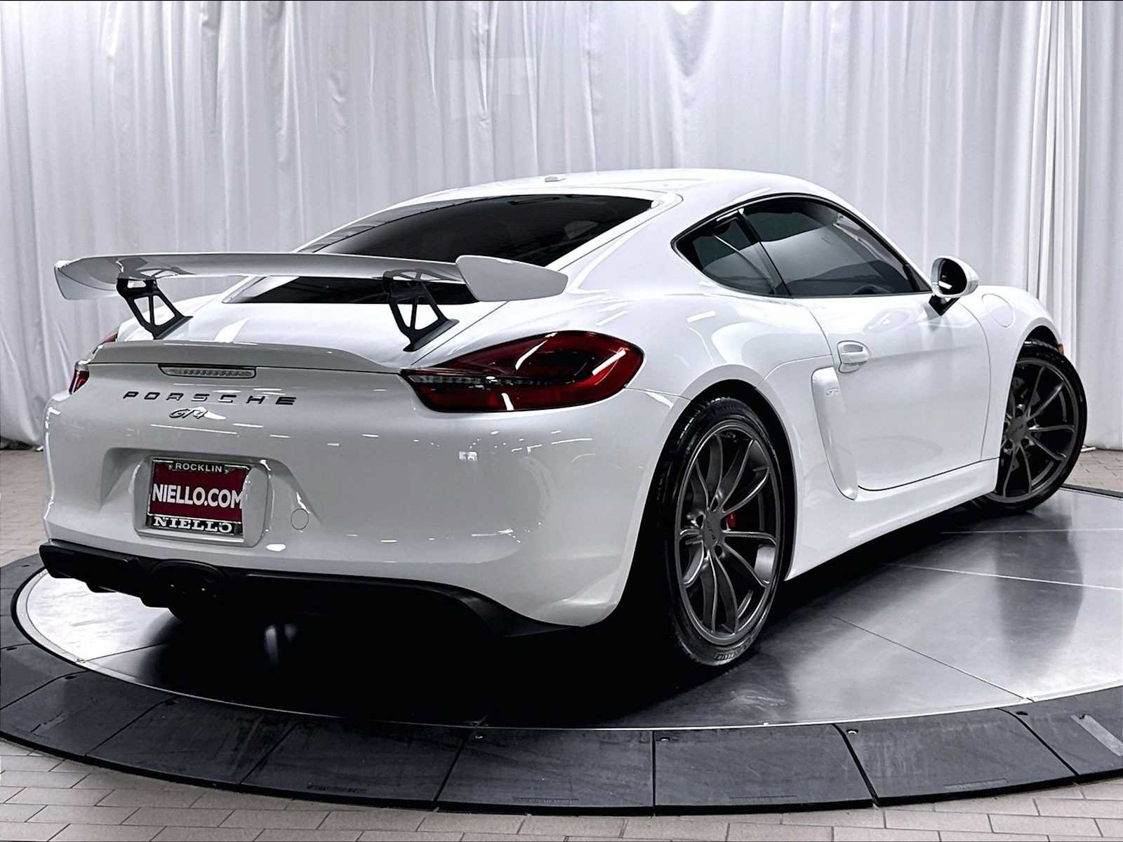 Used 2016 Porsche Cayman GT4 RWD image 9