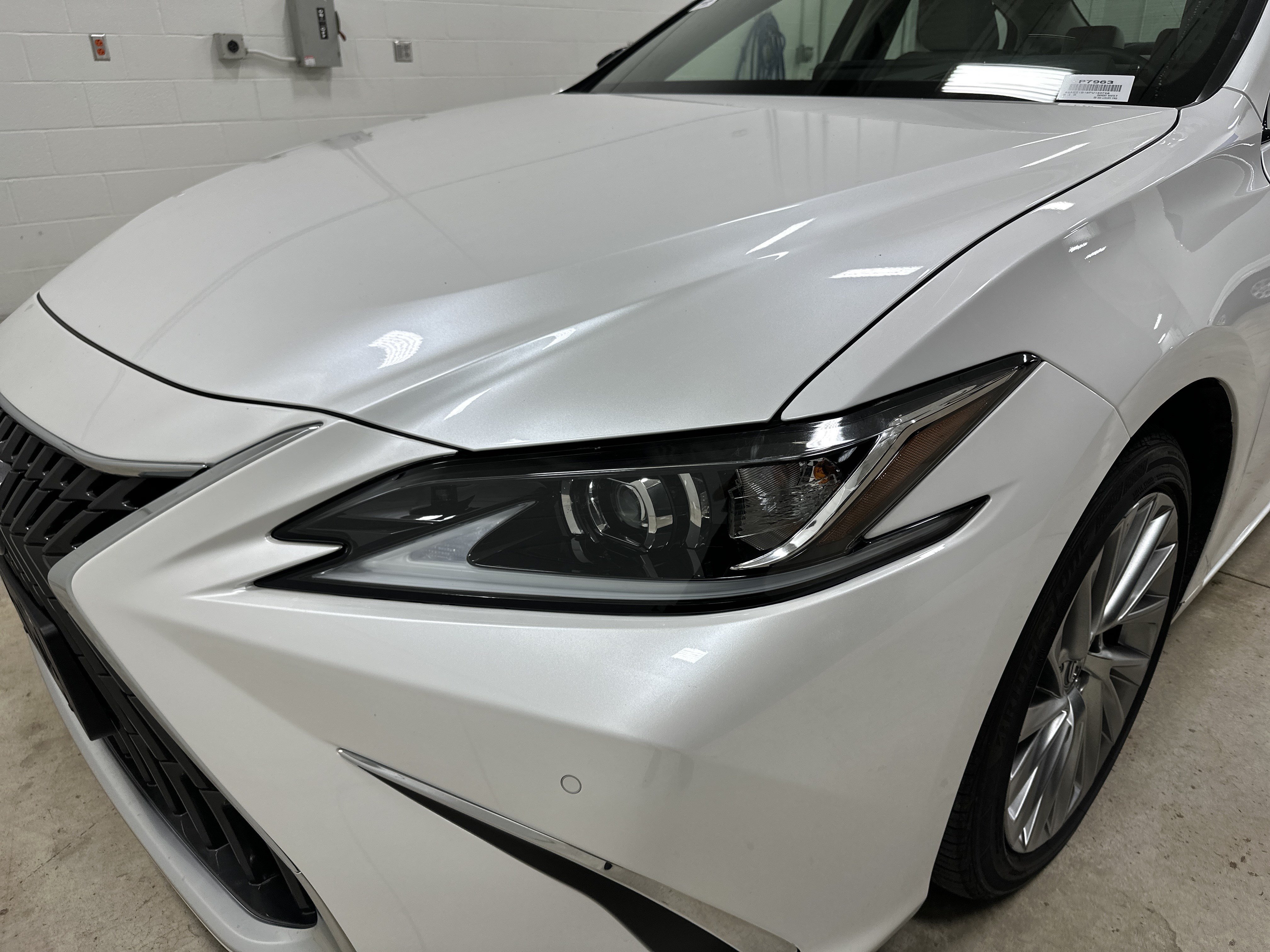 Used 2023 Lexus ES 350 w/ Accessory Package (Z2) FWD image 6