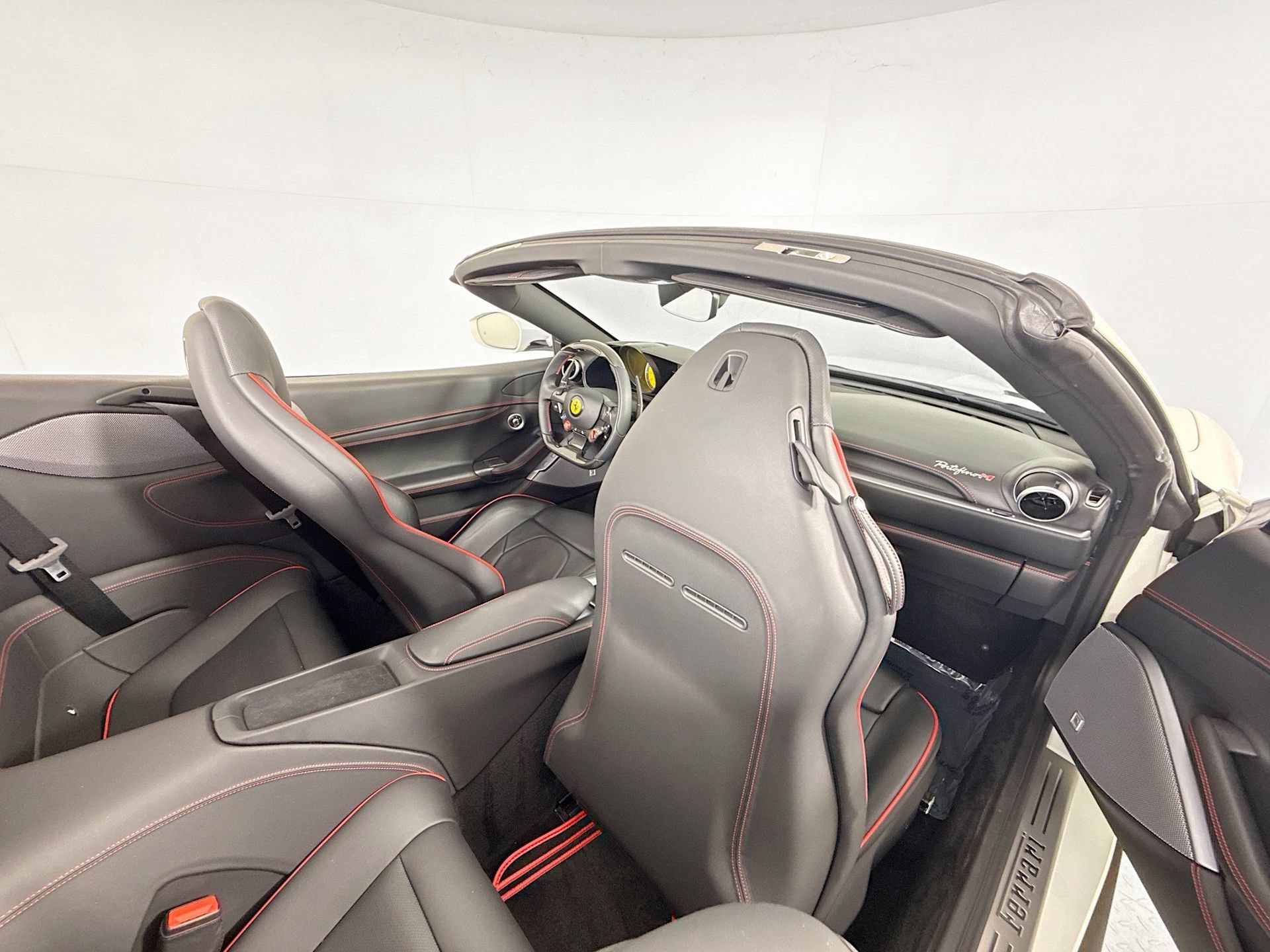 Certified 2022 Ferrari Portofino M RWD image 24