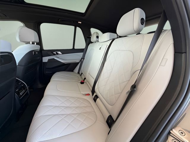 Certified 2024 BMW X5 sDrive40i w/ Executive Package image 34