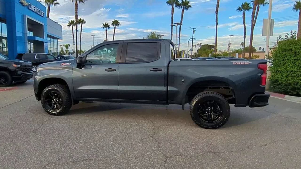 Used 2022 Chevrolet Silverado 1500 Custom Trail Boss AWD/4WD image 5