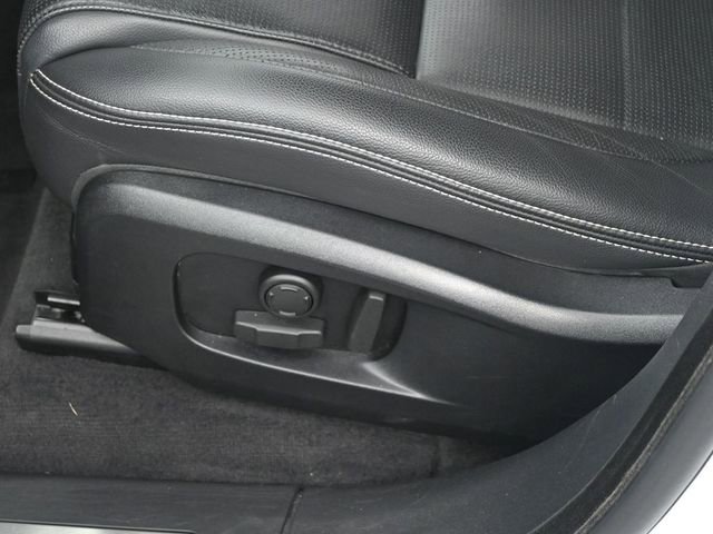 Used 2025 Jaguar F-PACE R-Dynamic S image 13