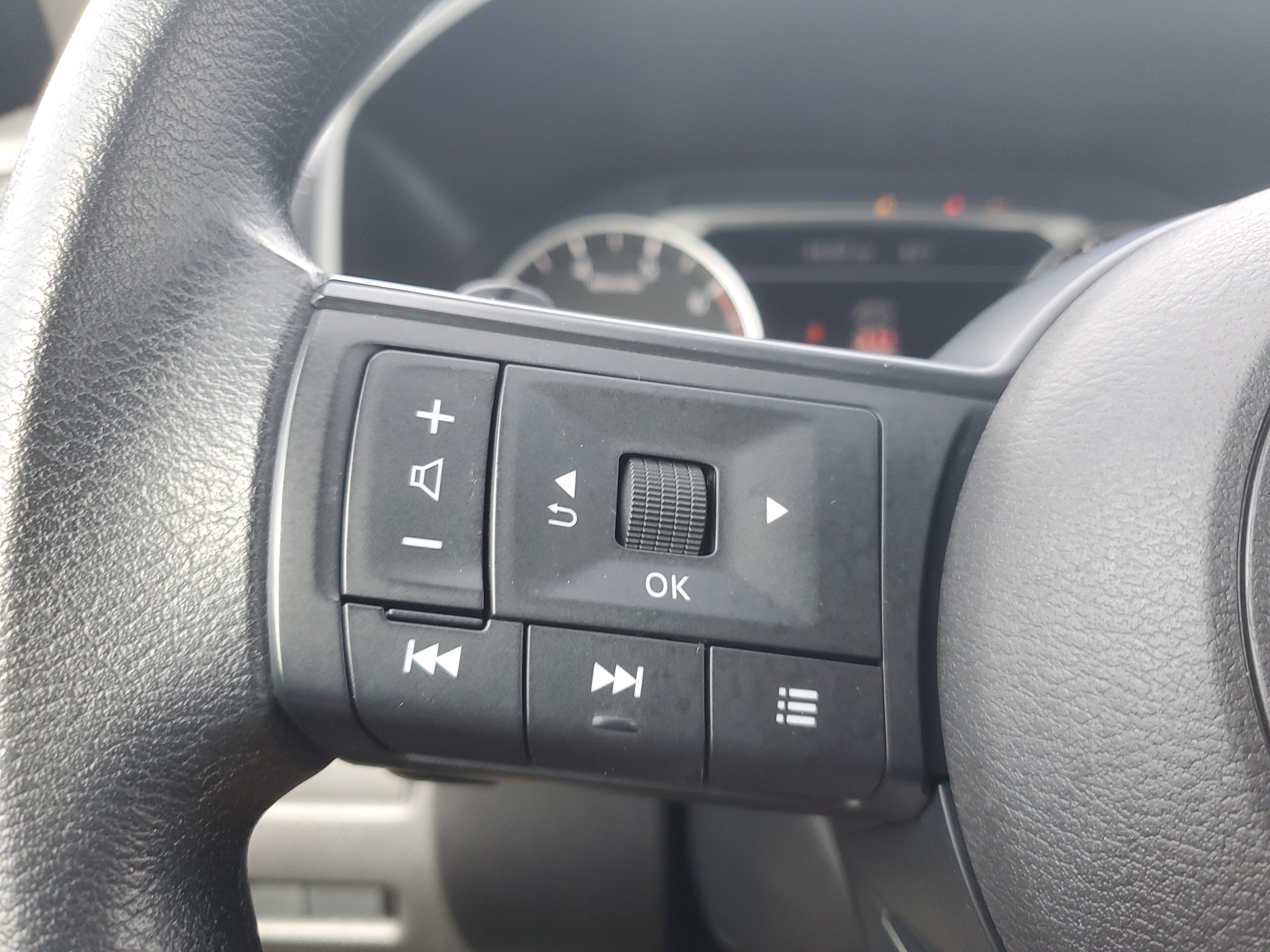 Used 2024 Nissan Rogue S FWD image 16