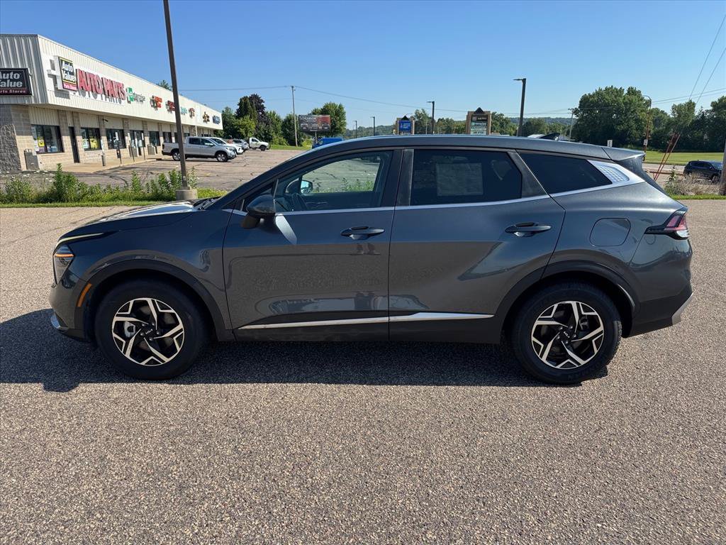 Used 2024 Kia Sportage LX FWD image 2