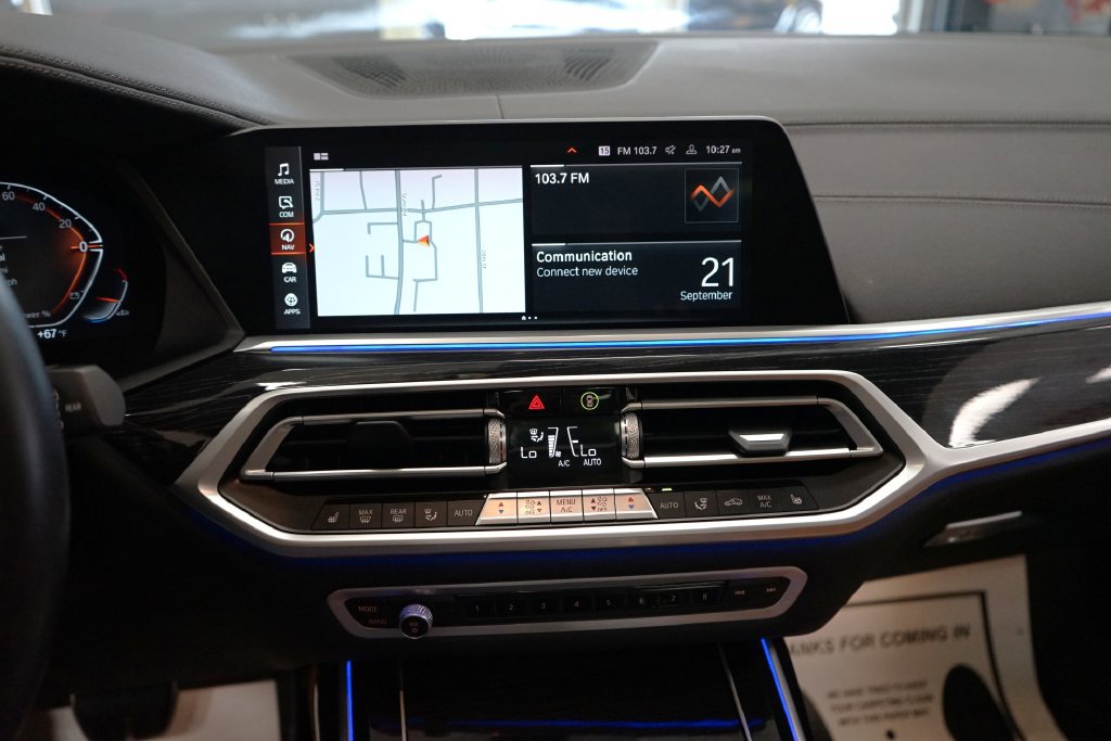 Used 2022 BMW X7 xDrive40i w/ M Sport Package AWD/4WD image 7
