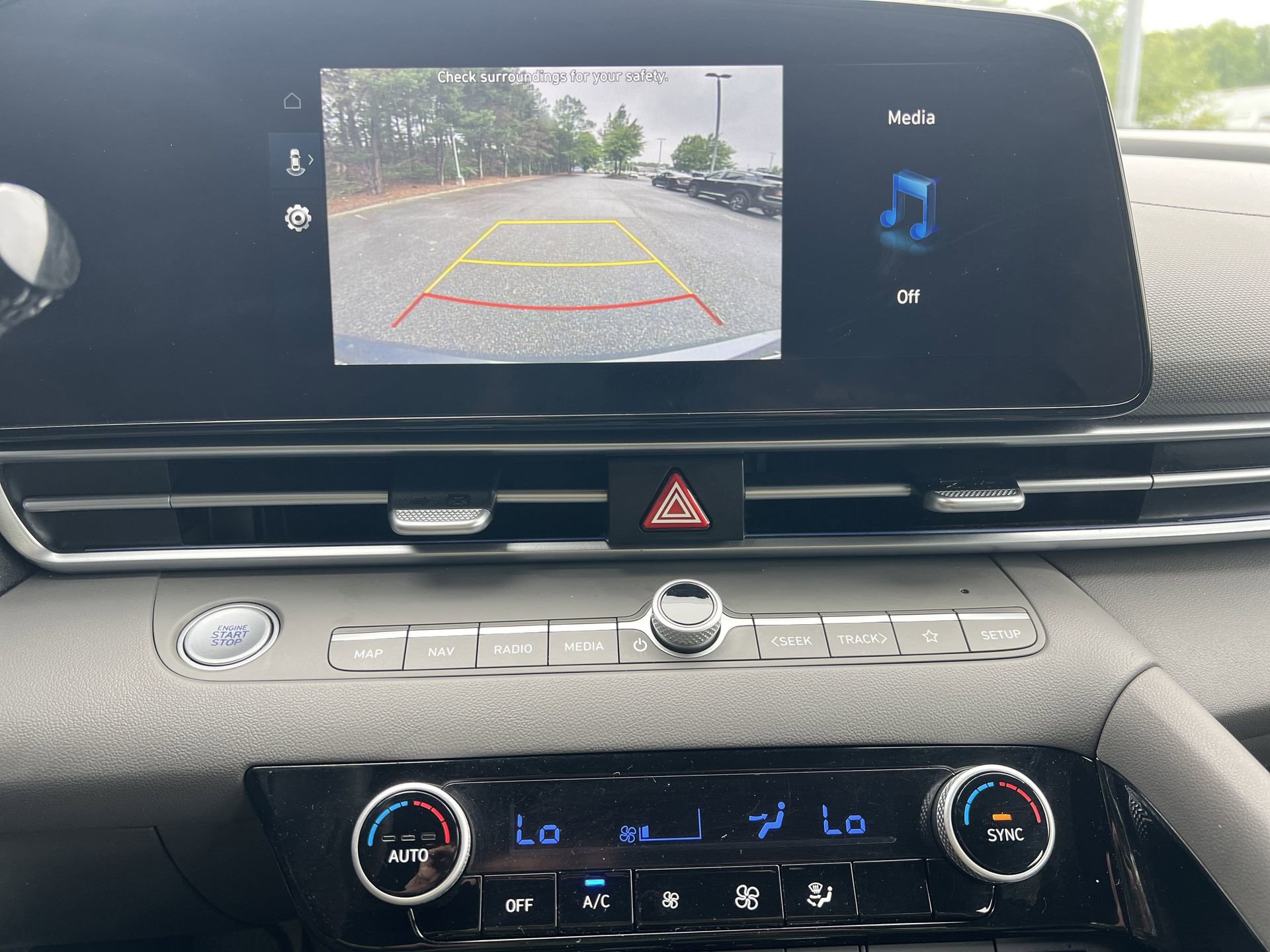 Used 2025 Hyundai Elantra SEL FWD image 5