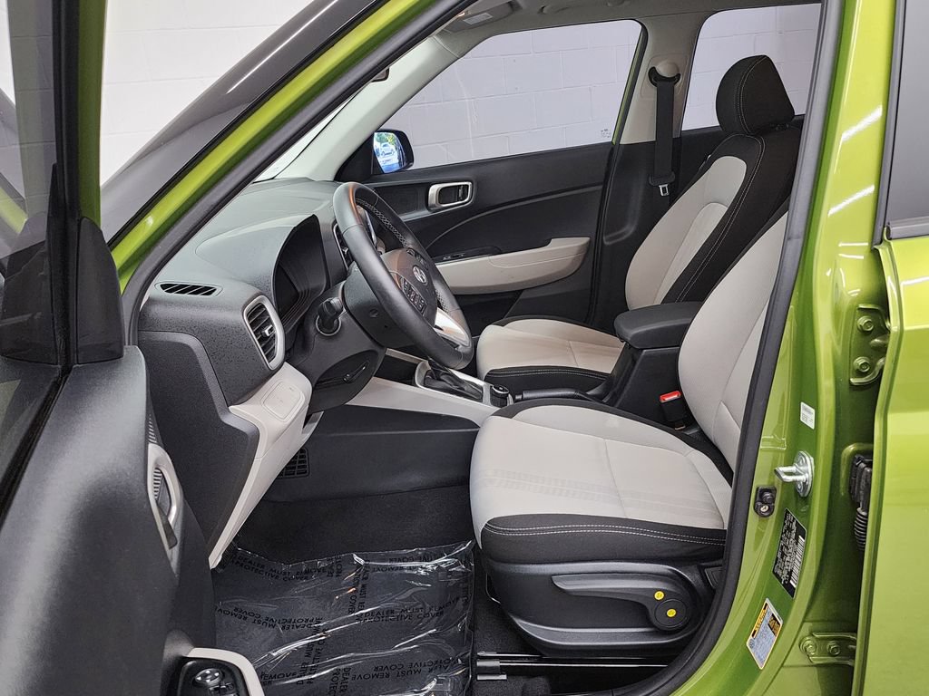 Used 2023 Hyundai Venue SEL w/ Cargo Package FWD image 12
