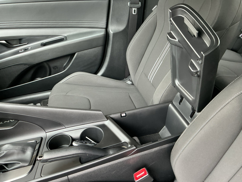 Certified 2025 Hyundai Elantra Sport image 12